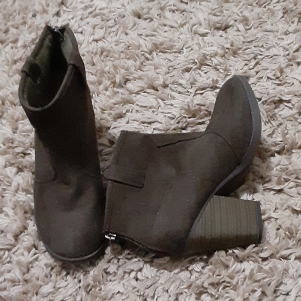Ankle booties size 10